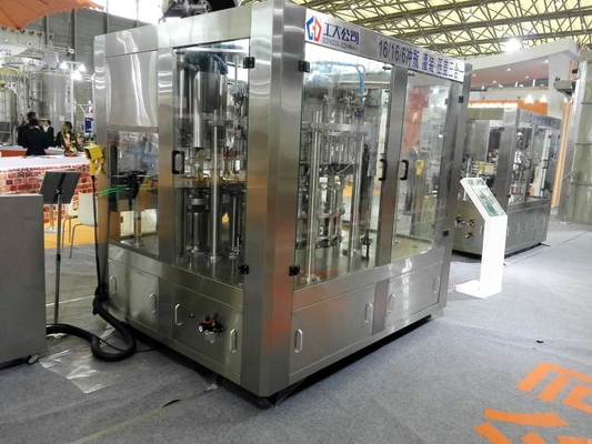 Industrielle abfüllende Ausrüstung Monoblock des Sus-304 füllende und mit einer Kappe bedeckende Maschine