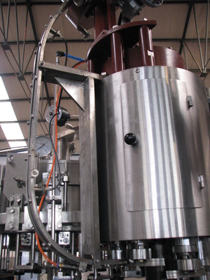 Automatisches Brauerei-Fertigungsstraße-Getränk, das füllende mit einer Kappe bedeckende Monoblock-Maschine ausspült