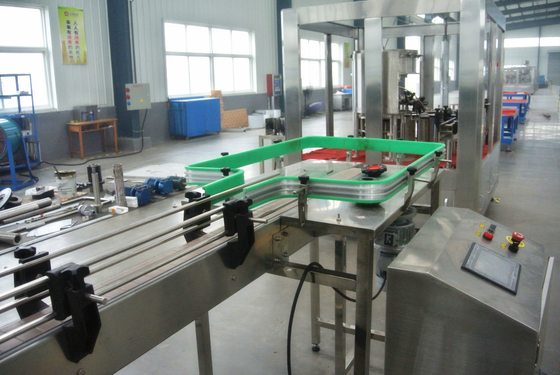 Wein-Glasflaschen-Füllmaschine-automatische abfüllende Ausrüstung mit CER Bescheinigung