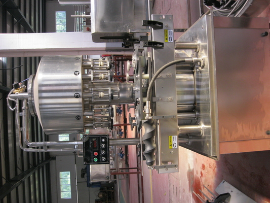 Glasflaschen-Füllmaschine elektrische 3 Traube Vinager teilen 2000Bph 380V 50Hz in Phasen ein
