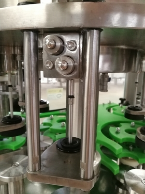 Automatische Flaschen-Füllmaschine Sus304 3 in 1 für Bier/karbonisierte Getränk