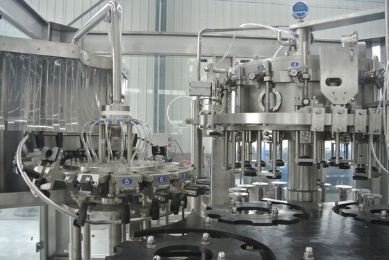 3 in 1 Füllmaschine der Glasflaschen-Sus304 für Handwerks-Brauerei kohlensäurehaltiges Getränk