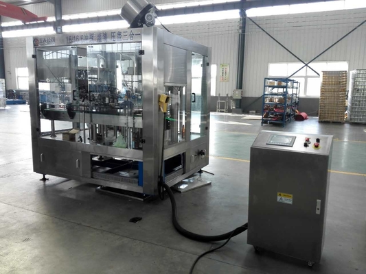 Gekohlte Getränk-Brauerei-abfüllende Ausrüstung Monoblock-Maschine 1000Bph - 2000Bph