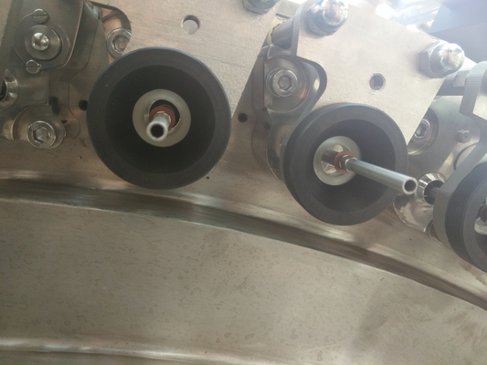 FLASCHENREINIGUNG füllende mit einer Kappe bedeckende monoblock Maschinen-Spannung 220V oder 380V des Edelstahl-304 Glas